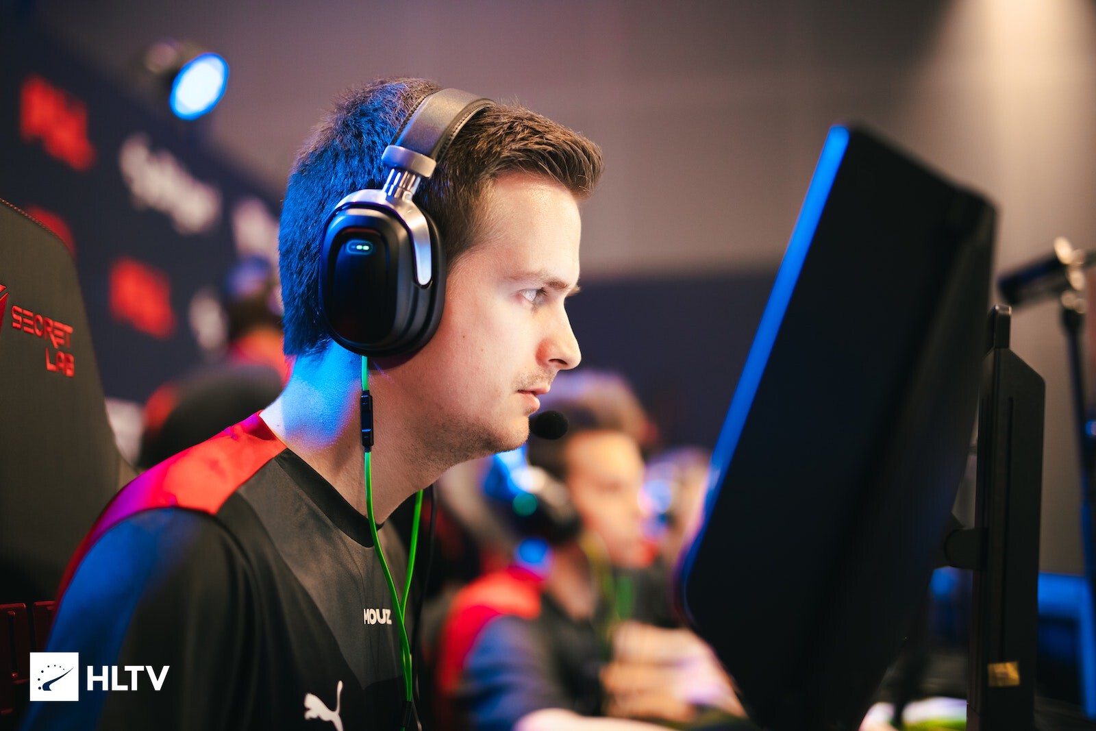 BENCHED HEROES VÀ GAMERLEGION SẼ CÓ MẶT TẠI RMR CHÂU ÂU