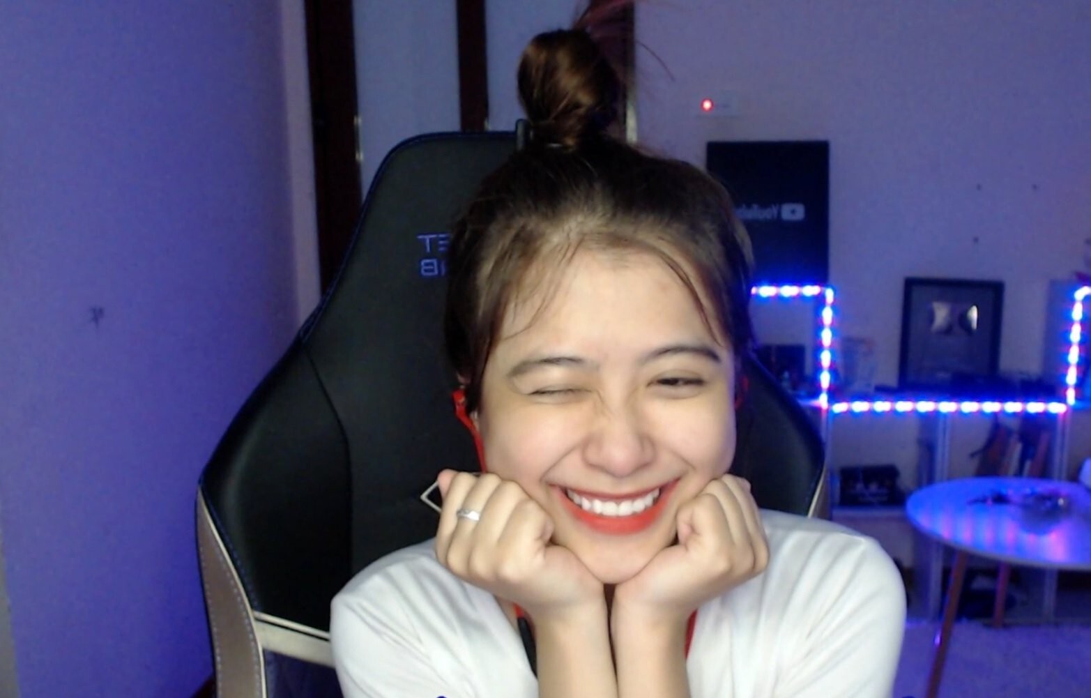 NỮ STREAMER PHÁT NGÔN GÂY SỐC