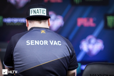 FLUSHA RỜI KHỎI ĐẤU TRƯỜNG COUNTER-STRIKE CHUYÊN NGHIỆP